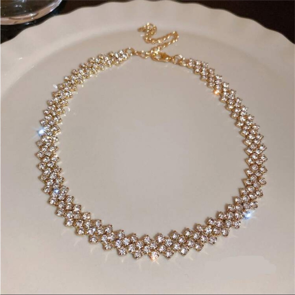 Gold rhinestone necklace - Picture 1 of 4